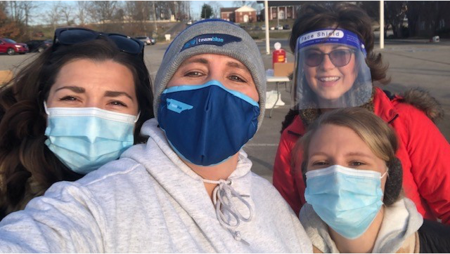 BCBST employees volunteering at vaccination sites during the COVID-19 pandemic